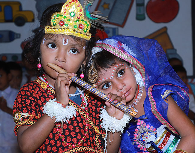 kirshna-radha  getup children